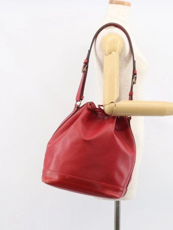 LOUIS VUITTON Epi Noe Shoulder Bag Red M44007 LV Auth 157255 - Picture 15 of 16
